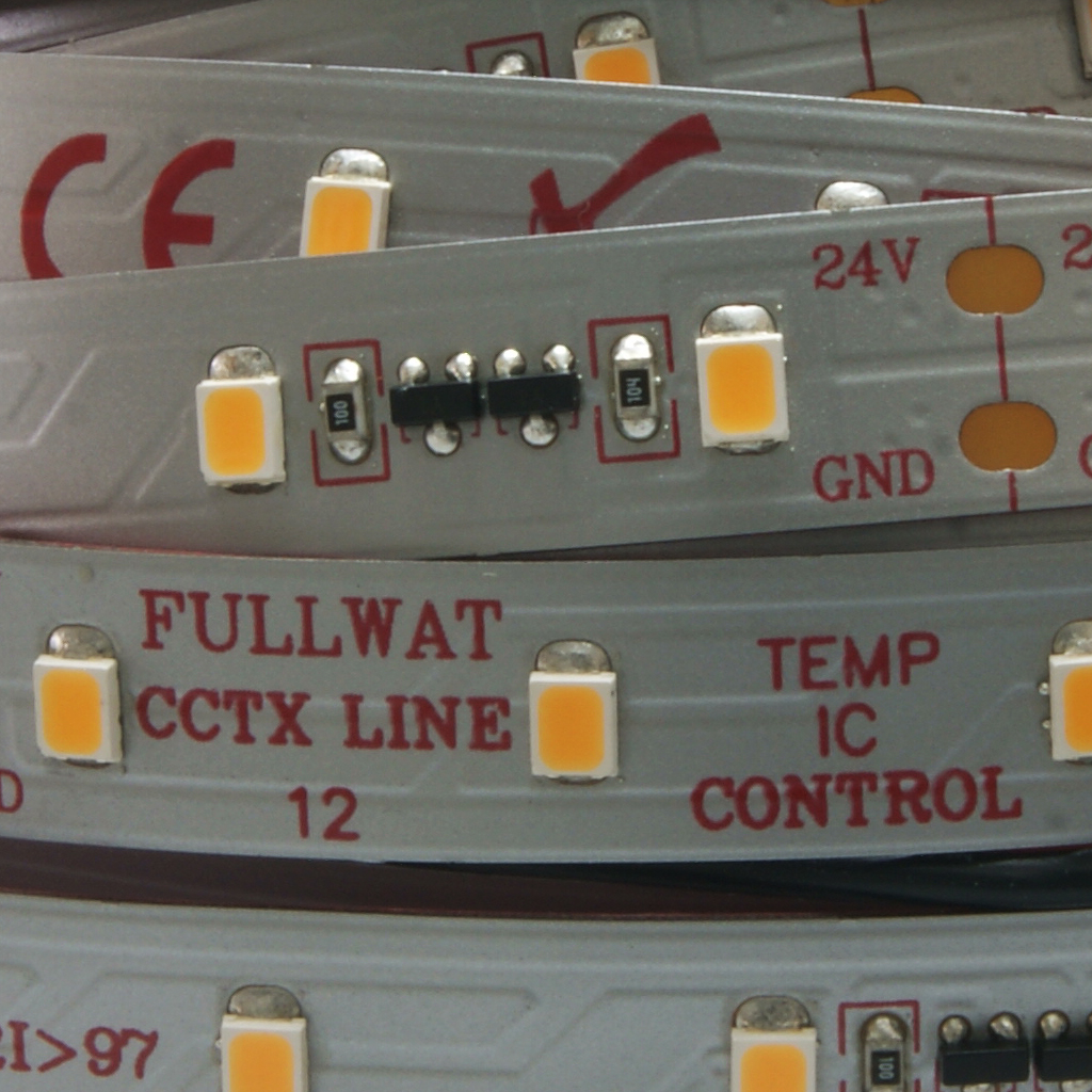 FULLWAT - CCTX-2835-BC97-X. LED-Streifen  professionellspeziell für dekoration | beleuchtung. Reihe professionell . Warmweiß - 3000K. CRI>97 - 24Vdc - 12W/m- 1140 Lm/m - IP20 - 60 led/m- 5m